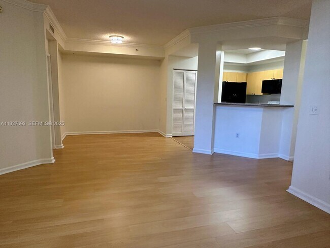 Building Photo - 1919 Van Buren St