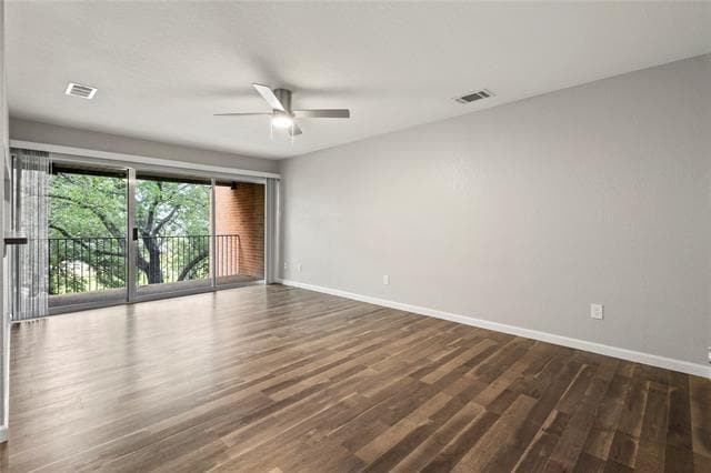 Building Photo - 526 E Avenue J