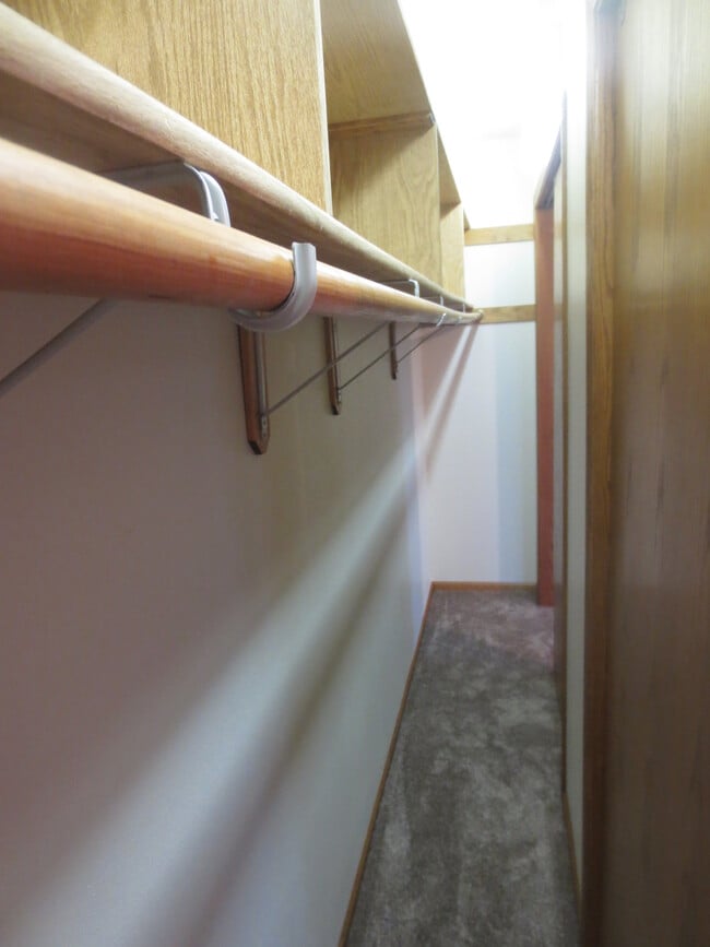 Building Photo - 409 Knights Ave