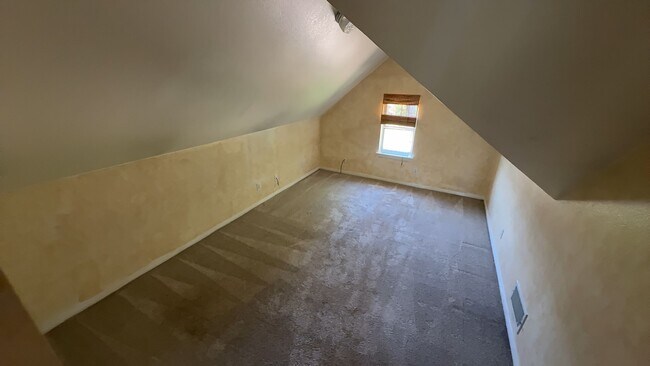 Building Photo - 1813 Volley Ln