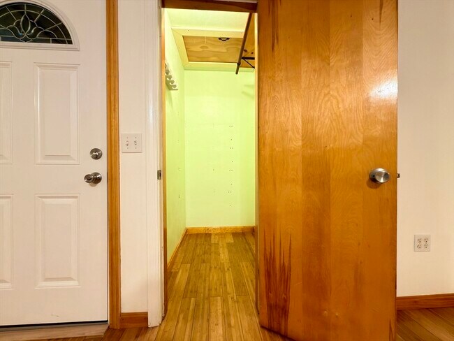 Building Photo - 45 Kinglet Dr