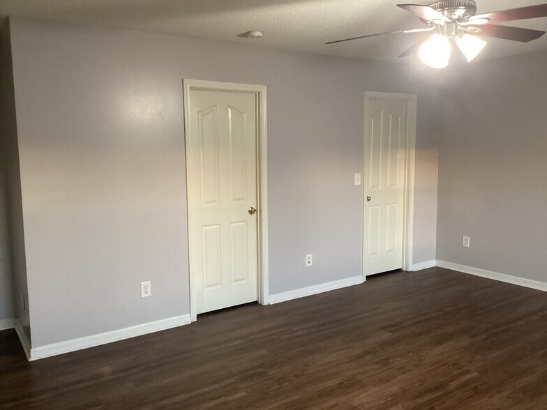 Building Photo - 7800 Rabbits Foot Ln
