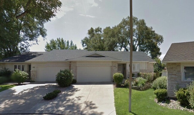 Primary Photo - 738 Tyrolean Ct