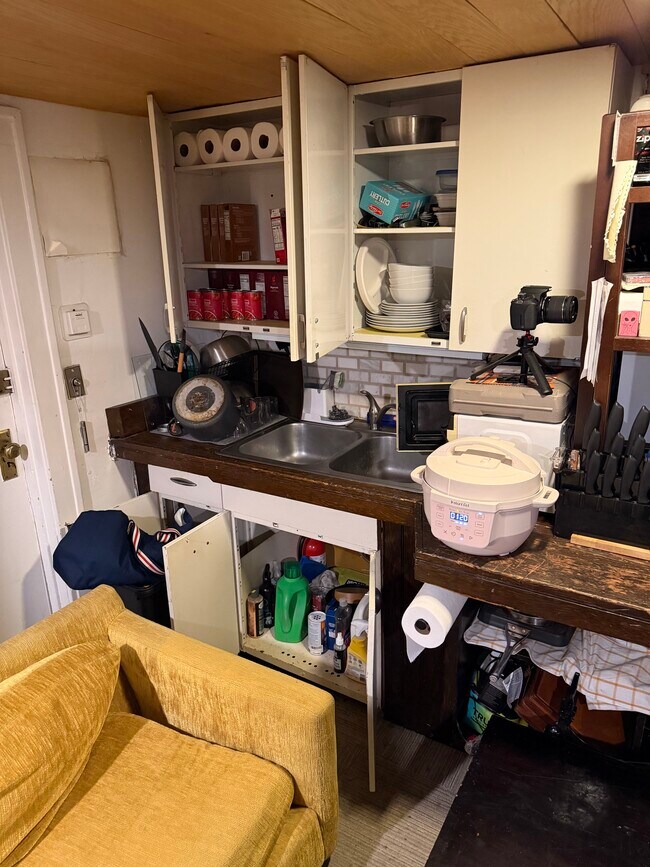 Building Photo - 417 W Webster Ave