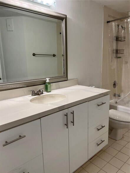 Building Photo - 715 SW 148th Ave