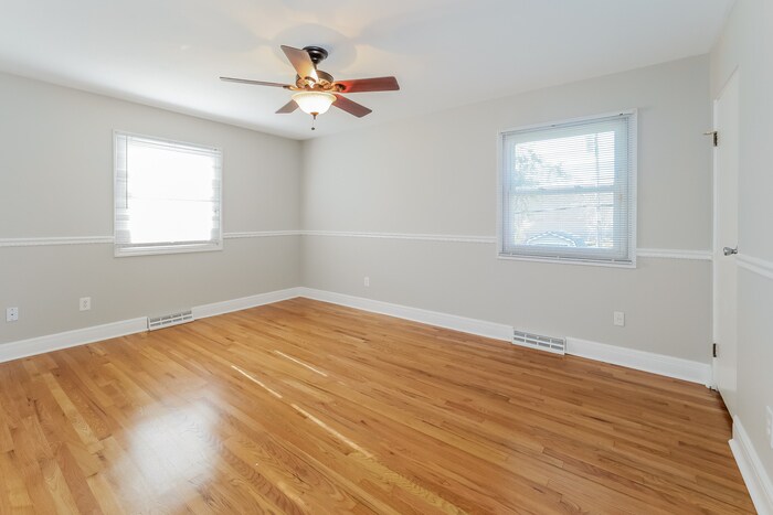 Building Photo - 8710 W 99th Terrace