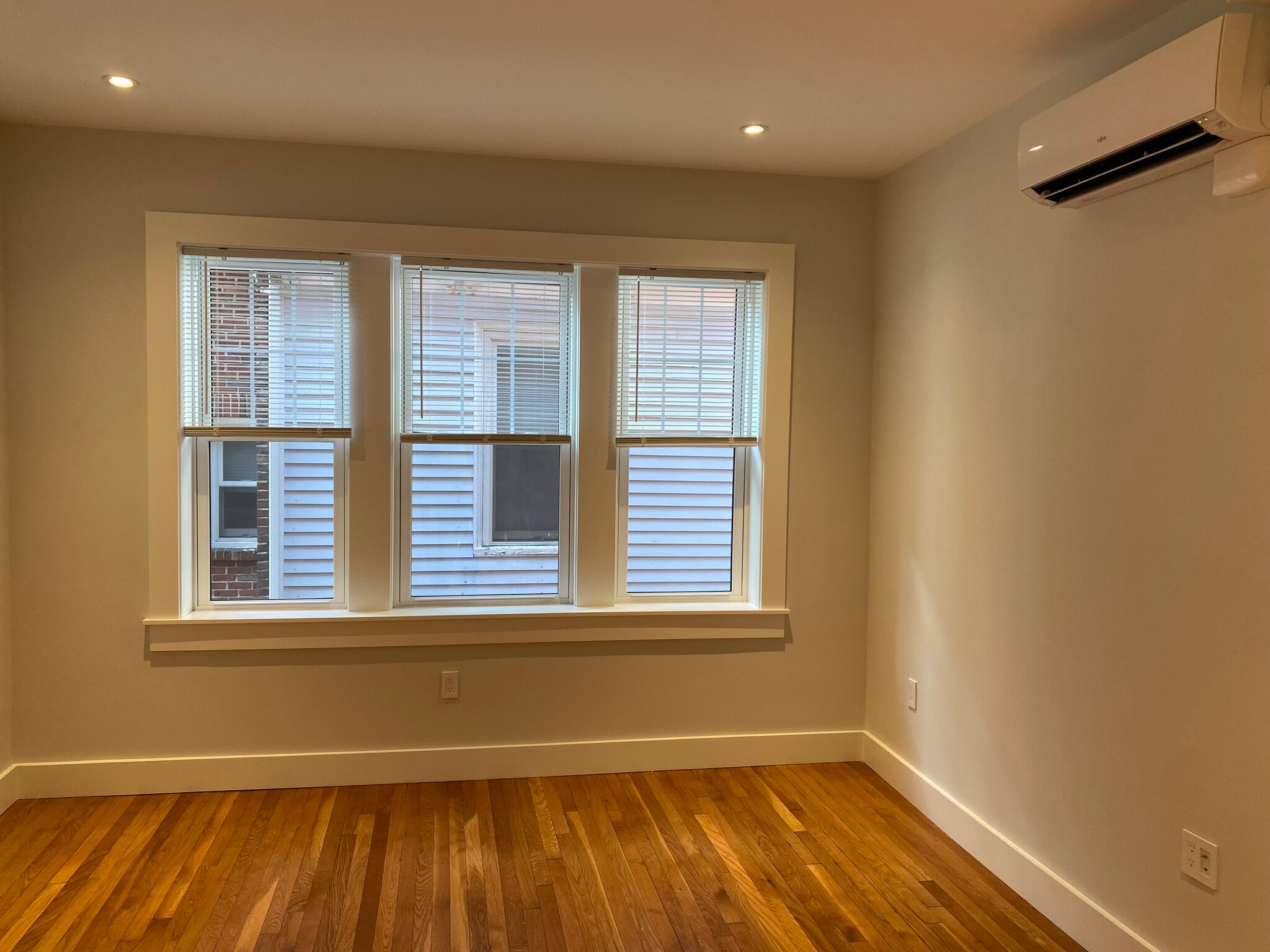 Building Photo - 18 Forest St