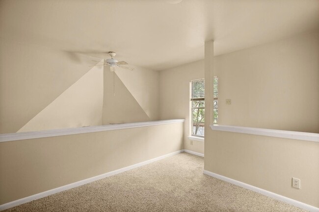Building Photo - 3302 Hemlock Ave