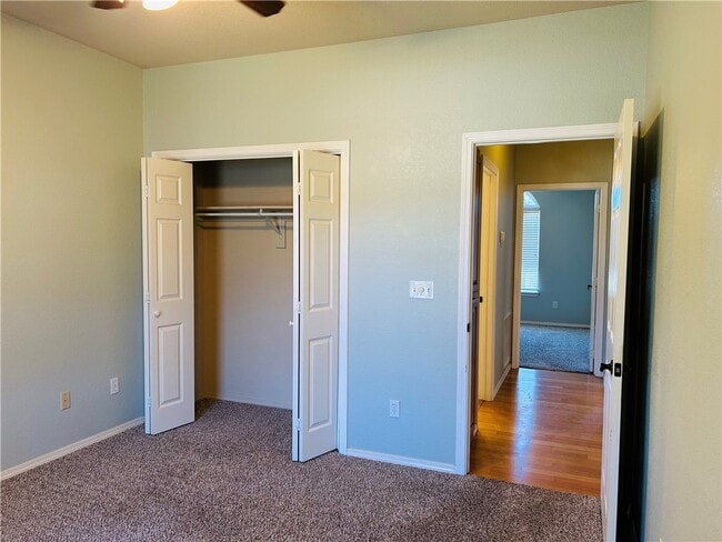 Building Photo - 15 Mills Dr