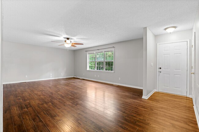 Building Photo - 598 Slick Rock Rd