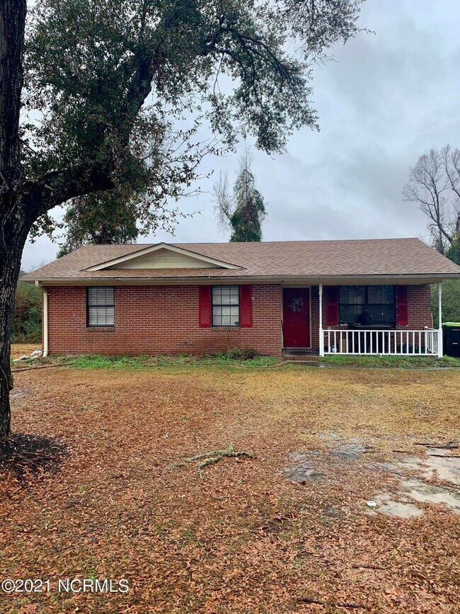 Building Photo - Castle Hayne Home for Rent!