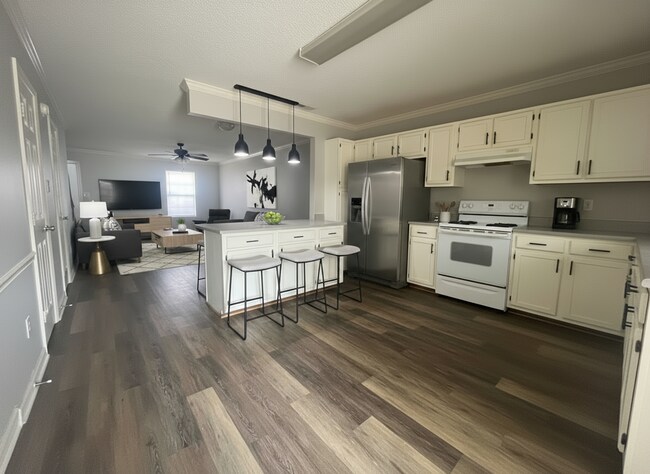 Building Photo - Beautiful Updated Townhomes in Decatur, AL