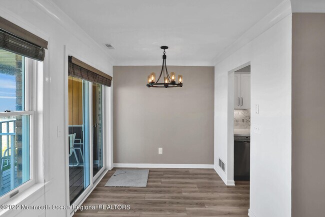 Building Photo - 324 Shore Dr