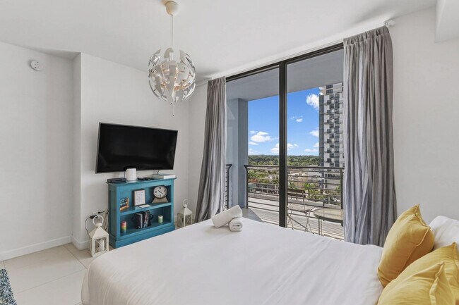 Building Photo - 5350 NW 84th Ave