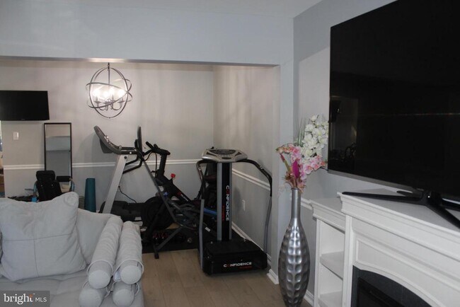 Building Photo - 2851 Bowes Ln