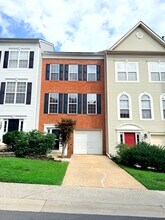 Building Photo - Harvest Glen