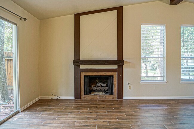Building Photo - 11 Canyon Oak Pl