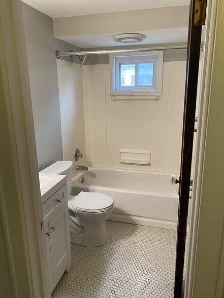 Bathroom - 38 Pullman Ave