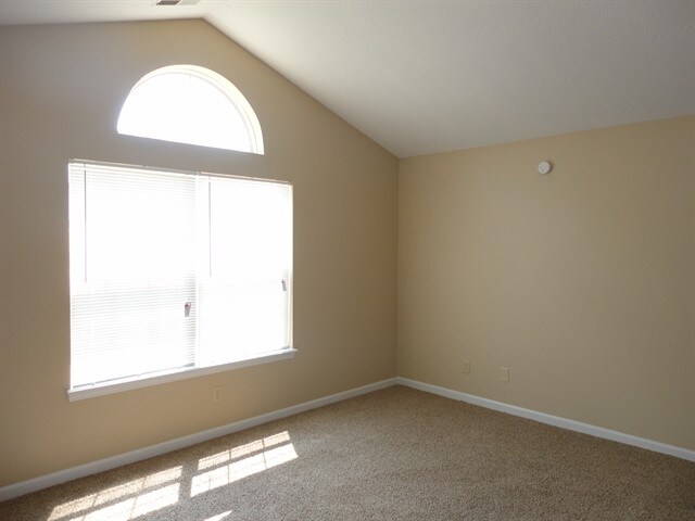 Building Photo - 2053 Coldwater Ct