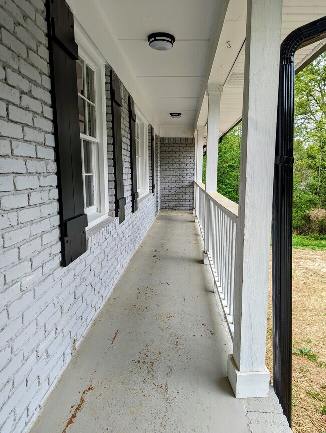 Building Photo - Killian Hill