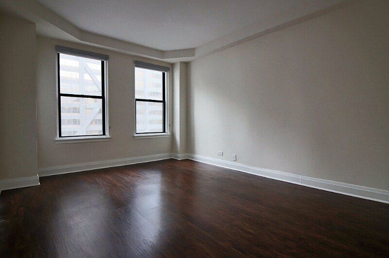 Building Photo - 217 E Chestnut St