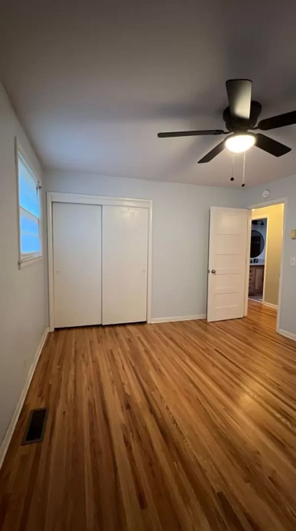 Building Photo - 2927 Hillhurst Dr