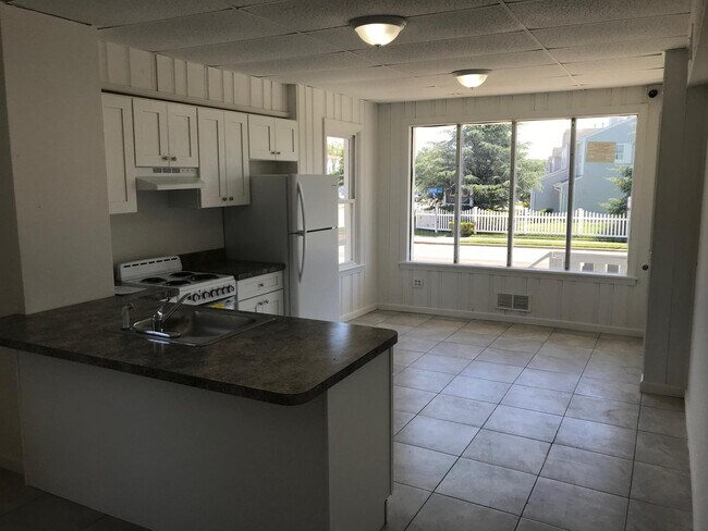 Building Photo - 1603 Union Blvd