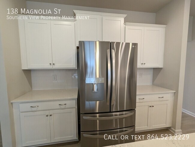 Building Photo - 138 Magnolia St