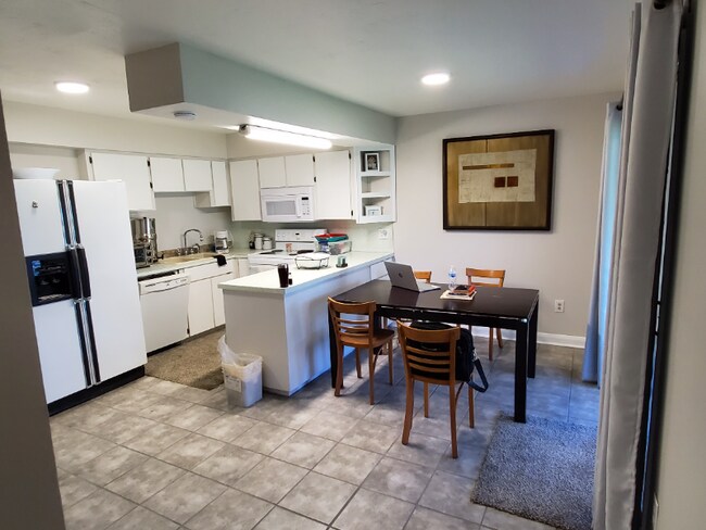 Building Photo - 3415 N Huetter Rd