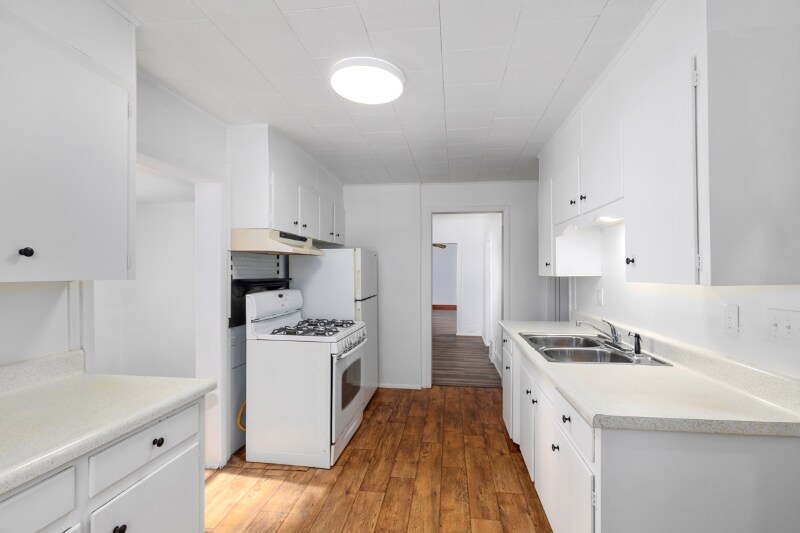 Building Photo - 210 New St