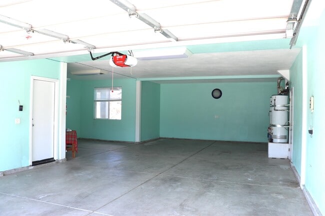 Building Photo - 2346 E Early Ave