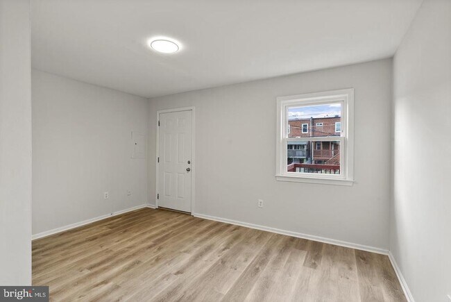 Building Photo - 8047 Park Haven Rd