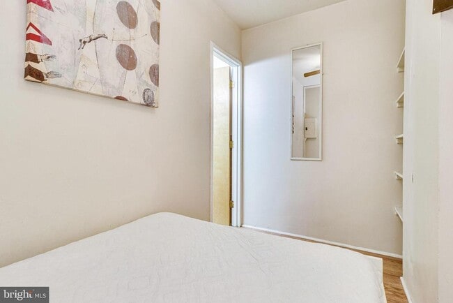 Building Photo - 1111 Arlington Blvd