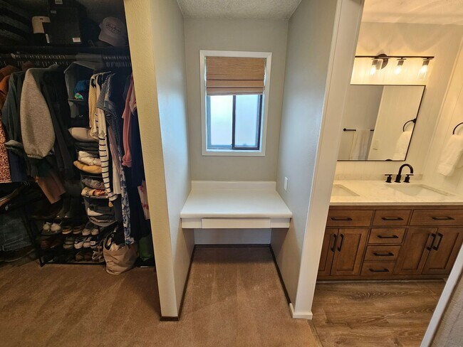 Building Photo - Beautifully Remodeled Home in the Valley