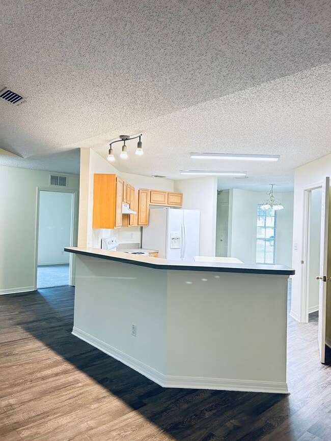 Building Photo - BEAUTIFUL BRICK 4 BEDROOM 2 BATH HOME AVAILABLE NOW CONTACT KAREN GUARDINO, REALTOR 386-747-9295