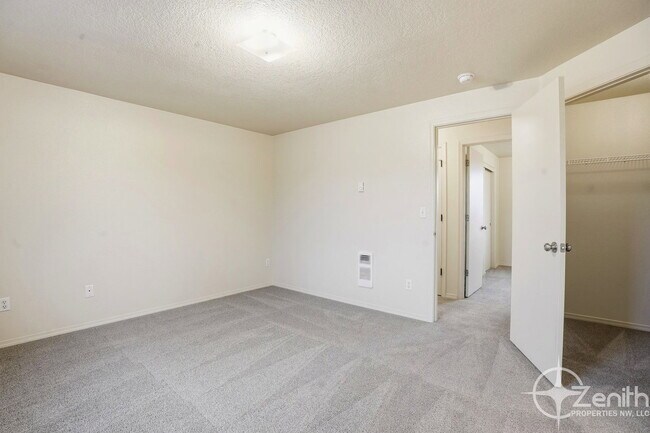 Building Photo - 3000 Cherry St