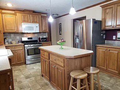 Building Photo - 83 York St