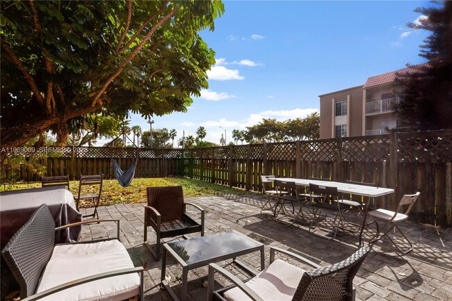 Building Photo - 4910 NW 79th Ave