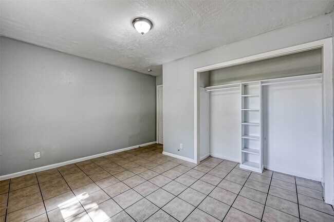 Building Photo - 10613 Buffum St