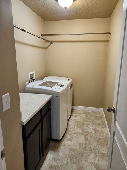 Building Photo - 3811 N Prairie Grass Dr