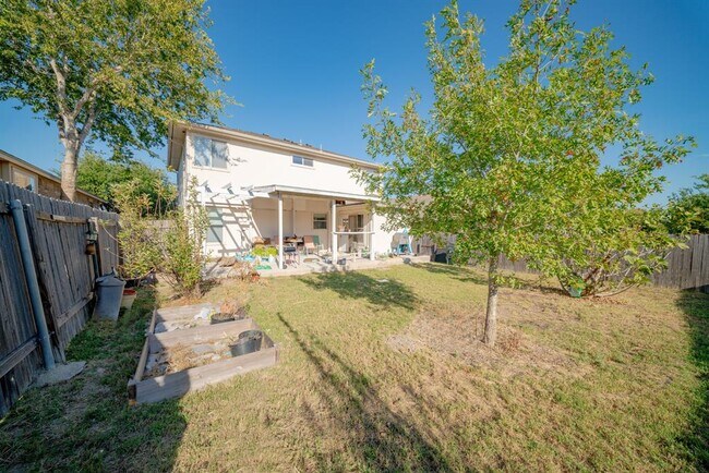 Building Photo - 532 Sweet Leaf Ln