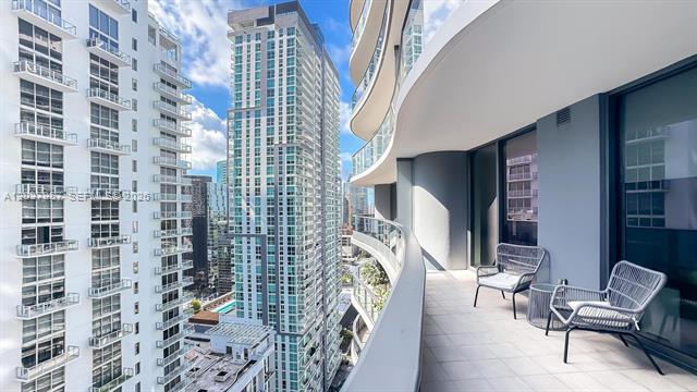 Building Photo - 1000 Brickell Plz