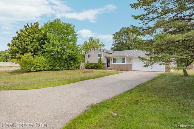 Building Photo - 348 Decca Dr