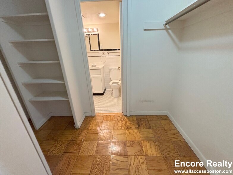 Building Photo - 57 Monmouth St