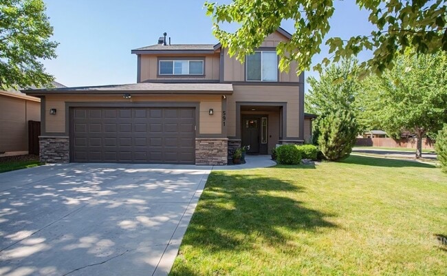 Building Photo - 591 W Kingsley St