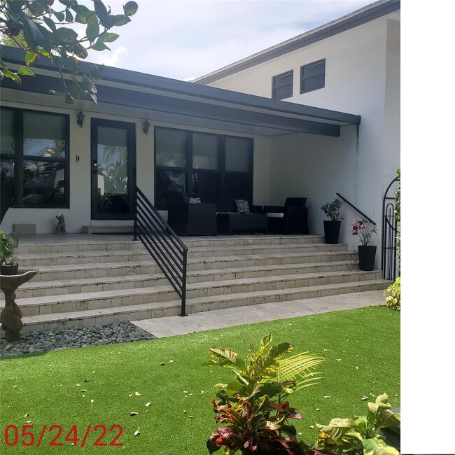 Building Photo - 2009 Admirals Way