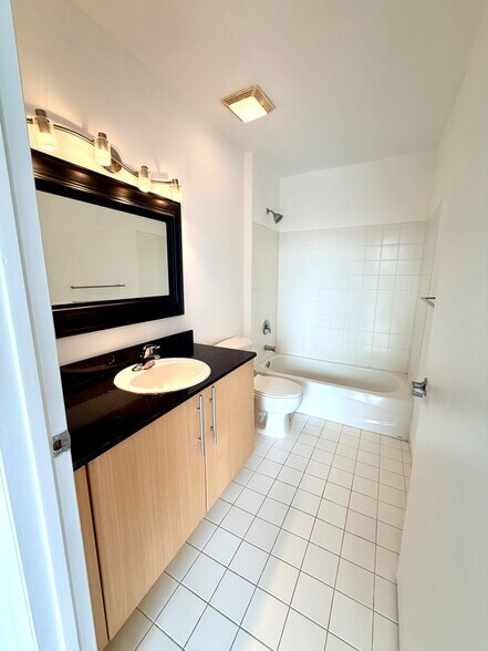 Full Bathroom 2 - 444 NE 30th St