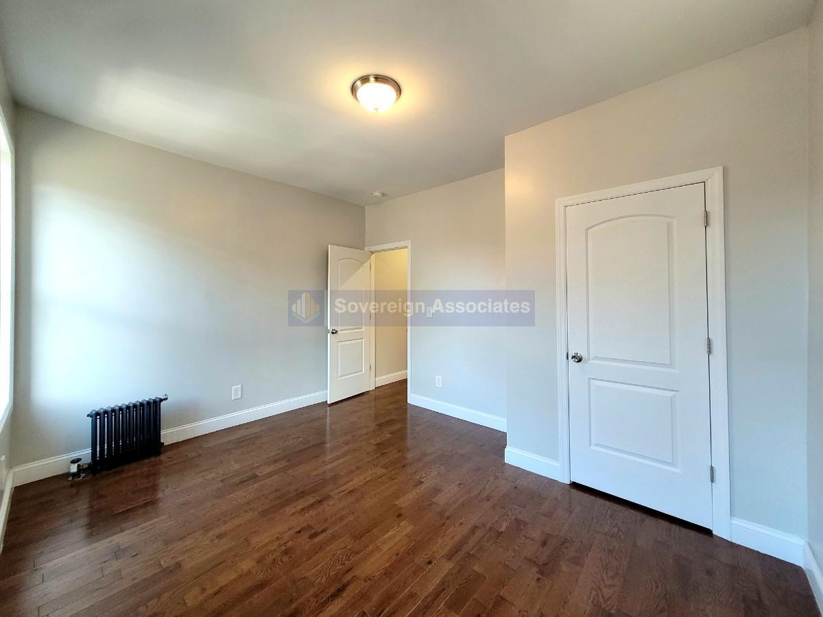 Building Photo - 141 Nagle Ave