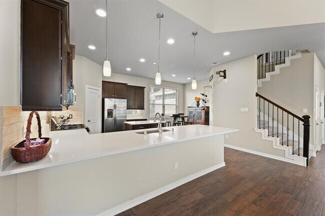 Building Photo - 17040 Shy Leaf Ct