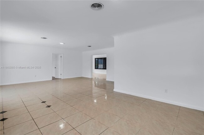Building Photo - 4210 SW 20th St
